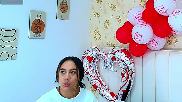 Sara Desire online show from 17, 2, 2025