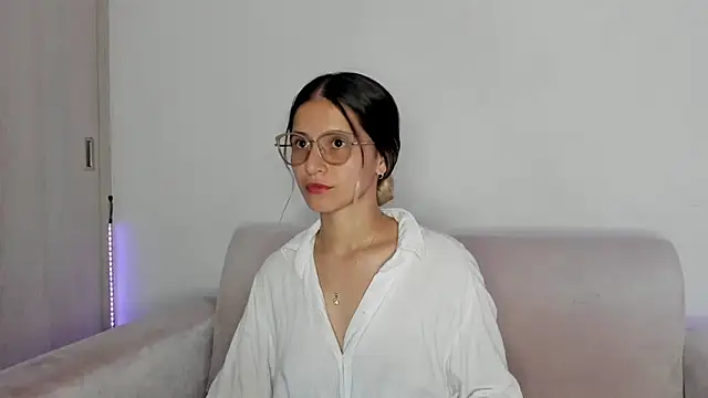 Lilacutte  online show from 9, 2, 2025