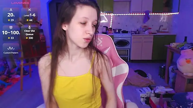 Snapshot of ur_kitty__ chatting on 25, 4, 2026 ur kitty online show from 25, 4, 2026