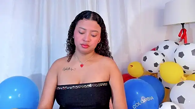 Snapshot of JessyZoe chatting on 24, 6, 2026 JessyZoe online show from 24, 6, 2026