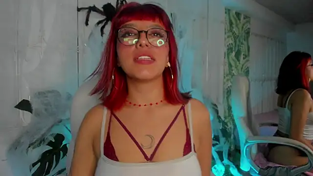 Snapshot of cute_hollywood chatting on 7, 10, 2025 cute hollywood online show from 7, 10, 2025