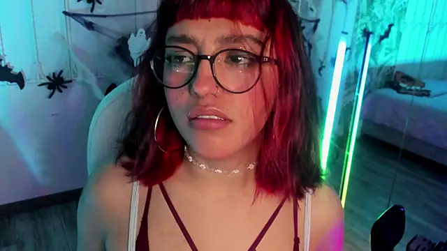 Snapshot of cute_hollywood chatting on 2, 11, 2025 cute hollywood online show from 2, 11, 2025