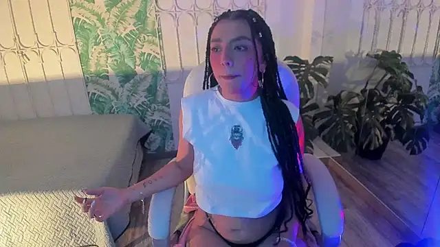 Snapshot of cute_hollywood chatting on 18, 12, 2025 cute hollywood online show from 18, 12, 2025