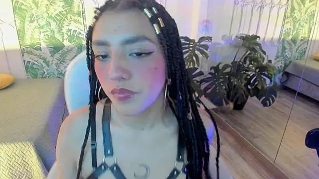 Snapshot of cute_hollywood chatting on 19, 12, 2025 cute hollywood online show from 19, 12, 2025