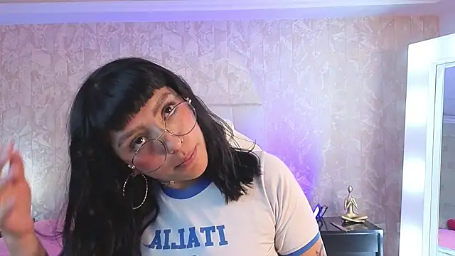 Snapshot of cute_hollywood chatting on 10, 5, 2026 cute hollywood online show from 10, 5, 2026