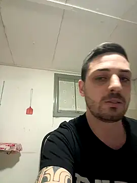 Snapshot of iltoscano95 chatting on 14, 10, 2025 iltoscano95 online show from 14, 10, 2025