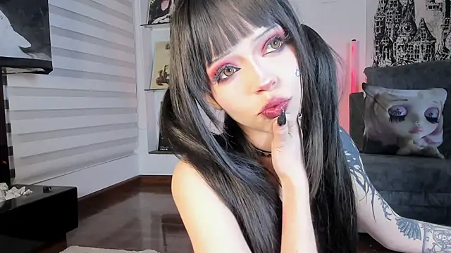 Snapshot of SophieHill_gh chatting on 15, 11, 2025 SophieHill gh online show from 15, 11, 2025