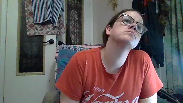 Snapshot of velvetta_ chatting on 13, 10, 2025 velvetta  online show from 13, 10, 2025