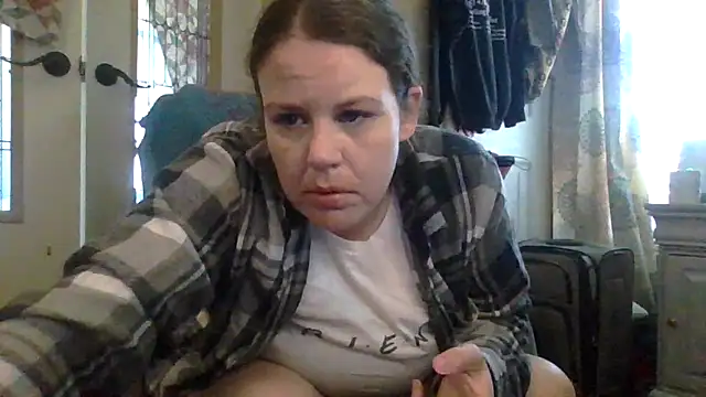 Snapshot of velvetta_ chatting on 21, 10, 2025 velvetta  online show from 21, 10, 2025