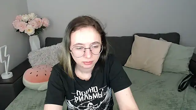 Mini Diva online show from 26, 9, 2025