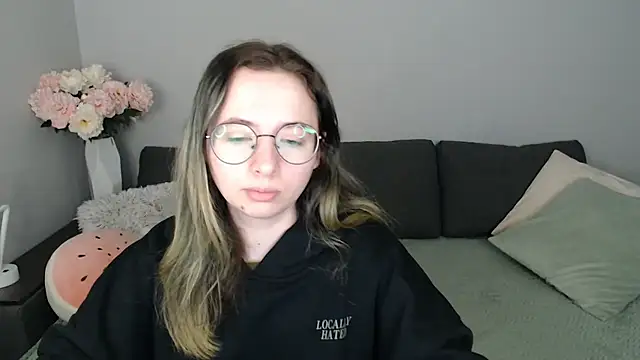 Mini Diva online show from 28, 10, 2025