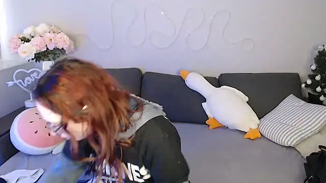 Mini Diva online show from 18, 2, 2026