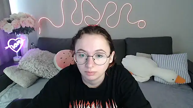 Mini Diva online show from 15, 5, 2026