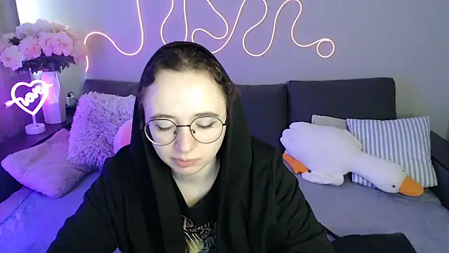 Mini Diva online show from 16, 5, 2026