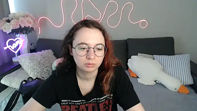 Mini Diva online show from 18, 5, 2026