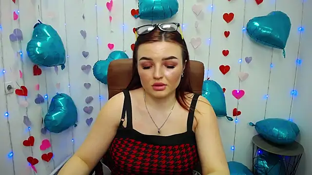 Snapshot of NicolPots chatting on 20, 2, 2025 NicolPots online show from 20, 2, 2025