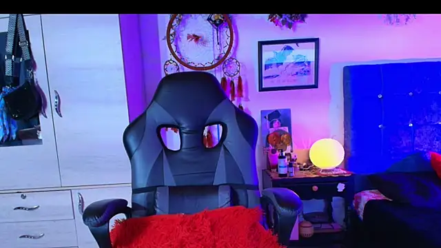 Snapshot of bathory_vamps chatting on 12, 11, 2025 bathory vamps online show from 12, 11, 2025