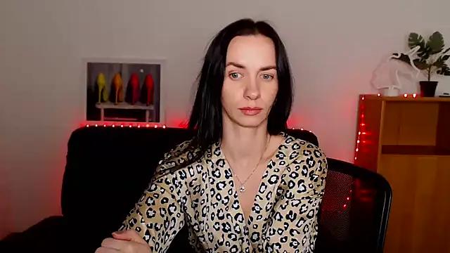 annakillianox online show from 4, 1, 2025