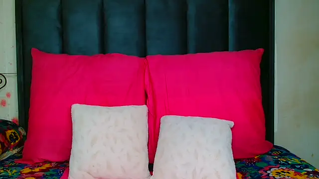 Kiaralane xx online show from 4, 2, 2025