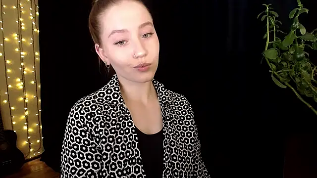 Snapshot of SindiWatsoon chatting on 29, 10, 2025 SindiWatsoon online show from 29, 10, 2025