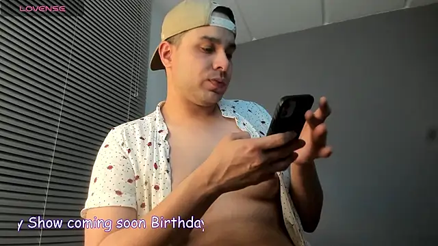 Snapshot of Latin_boy_surprisee chatting on 20, 5, 2026 Latin boy surprisee online show from 20, 5, 2026