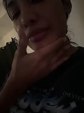 Snapshot of VictoireFeller chatting on 23, 5, 2026 VictoireFeller online show from 23, 5, 2026