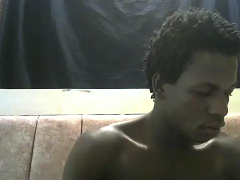 Snapshot of Bigras0011 chatting on 19, 6, 2026 Bigras0011 online show from 19, 6, 2026