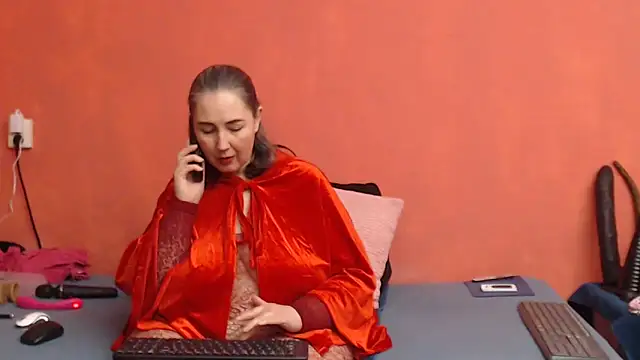 MilfGina online show from 9, 12, 2024