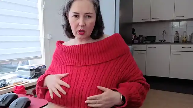 Snapshot of MilfGina chatting on 16, 2, 2026 MilfGina online show from 16, 2, 2026