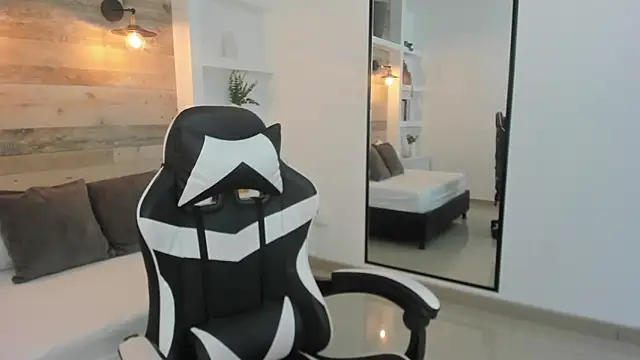 zoe danae  online show from 27, 2, 2026