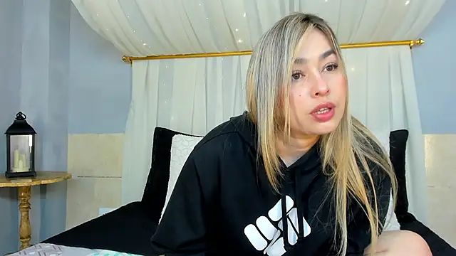 Snapshot of AnnaVictoria__ chatting on 4, 1, 2025 AnnaVictoria   online show from 4, 1, 2025