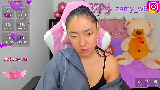 Snapshot of karla_cute01 chatting on 21, 10, 2025 karla cute01 online show from 21, 10, 2025