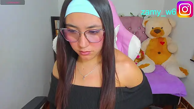 Snapshot of karla_cute01 chatting on 20, 4, 2026 karla cute01 online show from 20, 4, 2026