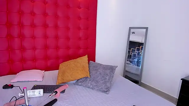 Snapshot of Daliana_Beck chatting on 24, 10, 2025 Daliana Beck online show from 24, 10, 2025