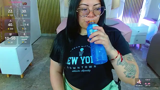 martinna tay online show from 21, 11, 2025