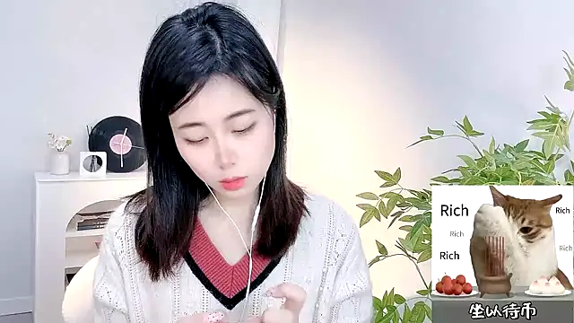 Snapshot of CL_2024 chatting on 20, 2, 2025 CL 2024 online show from 20, 2, 2025