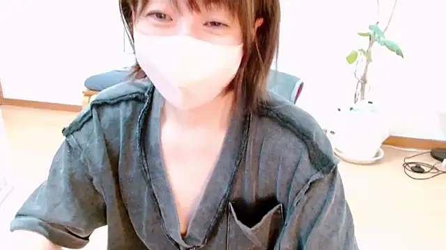 CherryMomo online show from 10, 4, 2026