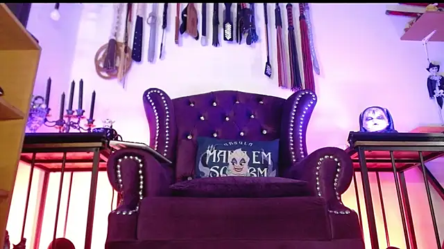 Snapshot of Mistress_Erza chatting on 26, 2, 2025 Mistress Erza online show from 26, 2, 2025