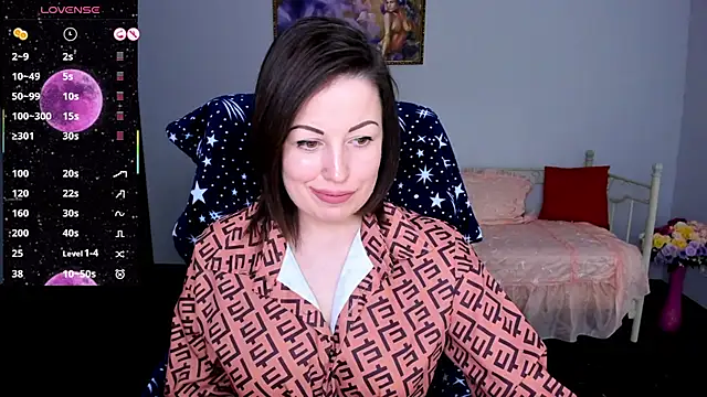 Emily Midlton online show from 3, 3, 2025