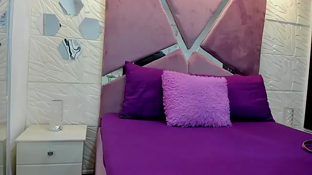 Charlotte Ice1 online show from 25, 9, 2025