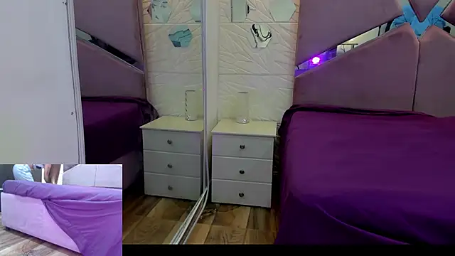 Charlotte Ice1 online show from 29, 9, 2025