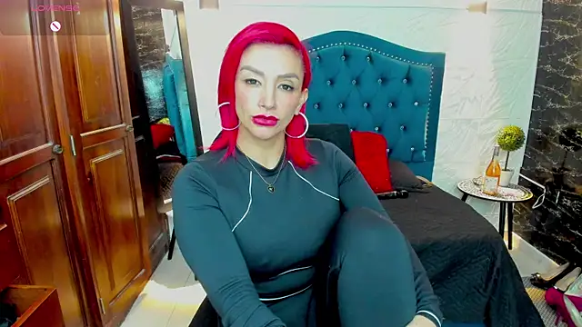 Snapshot of RedQueenMilf chatting on 17, 10, 2025 RedQueenMilf online show from 17, 10, 2025