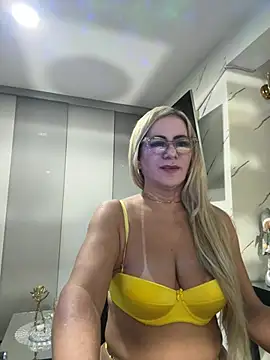 LARIANA RIVERA23 online show from 11, 5, 2026