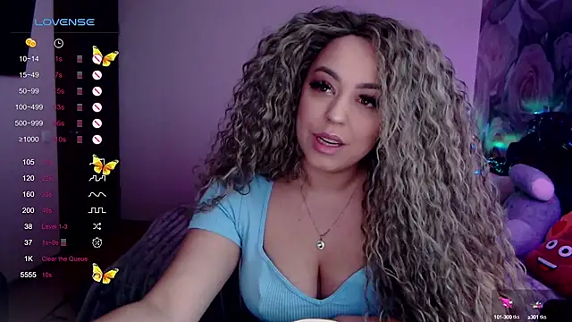 Snapshot of _Just_a_queen_3 chatting on 2, 2, 2025 Just a queen 3 online show from 2, 2, 2025