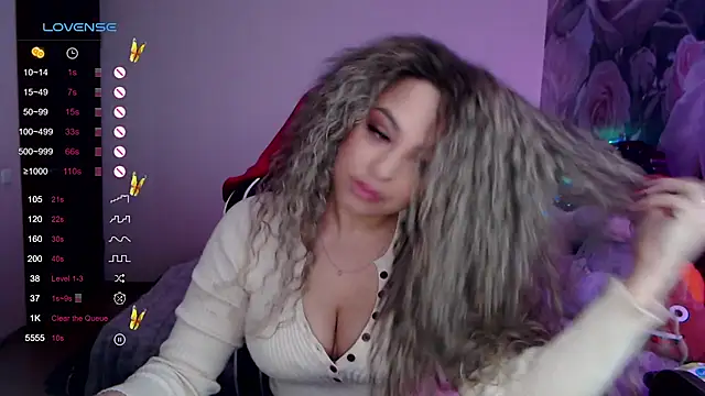 Snapshot of _Just_a_queen_3 chatting on 4, 2, 2025 Just a queen 3 online show from 4, 2, 2025