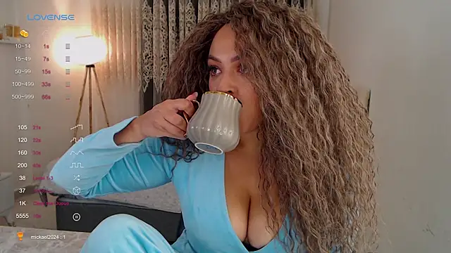 Snapshot of _Just_a_queen_3 chatting on 1, 10, 2025  Just a queen 3 online show from 1, 10, 2025