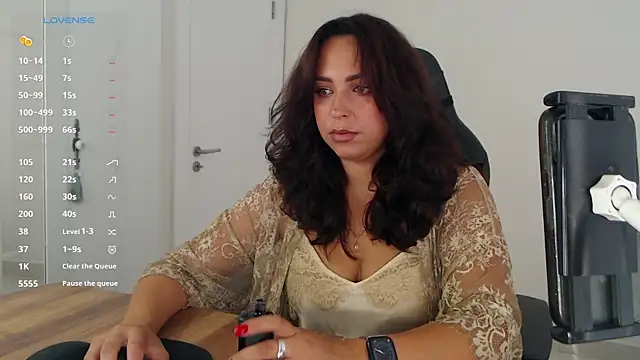  Just a queen 3 online show from 31, 7, 2026
