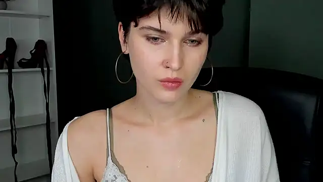 sarah perfect online show from 16, 4, 2026