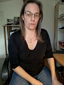 Snapshot of SpiceLea chatting on 21, 12, 2024 SpiceLea online show from 21, 12, 2024