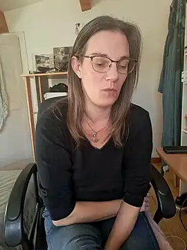 Snapshot of SpiceLea chatting on 28, 12, 2024 SpiceLea online show from 28, 12, 2024